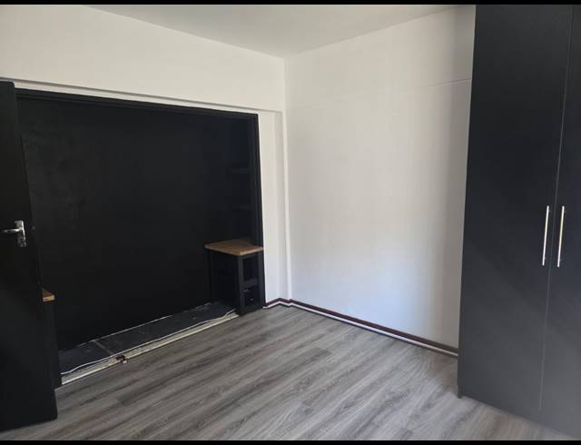 2 BEDROOM APARTMENT TO LET IN KENILWORTH